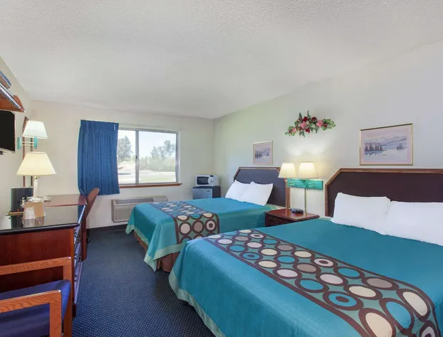 Super 8 by Wyndham Selma/Fresno Area hotel detail image 4