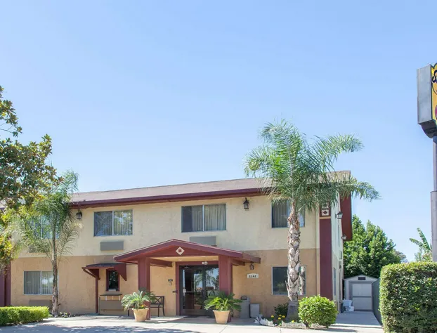 Super 8 by Wyndham Selma/Fresno Area hotel detail image 1