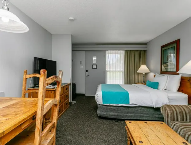 Tonquin Inn hotel detail image 4