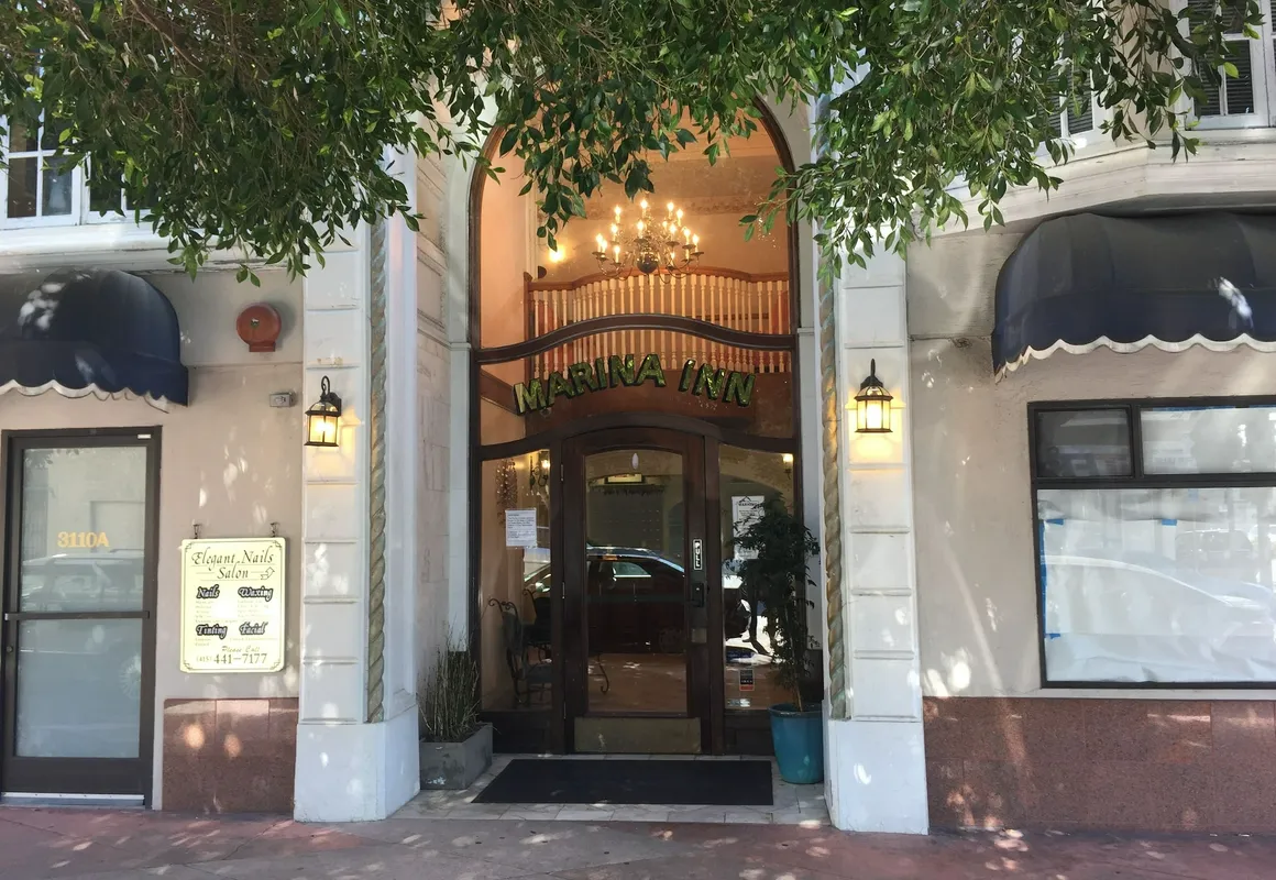 Marina Inn hotel hero