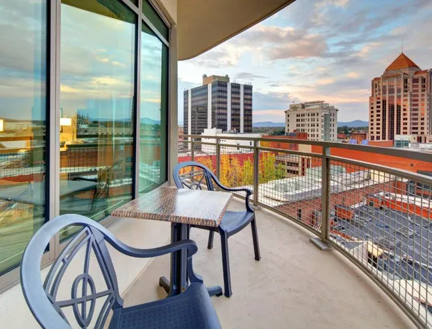 Hampton Inn & Suites Roanoke-Downtown hotel detail image 3