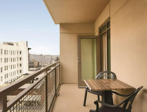 Hampton Inn & Suites Roanoke-Downtown hotel detail image 4