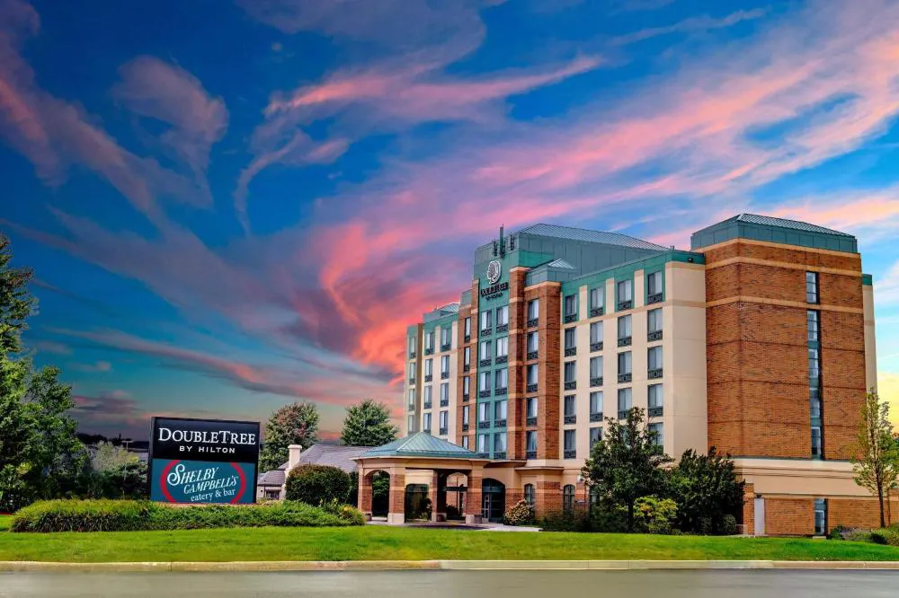 Doubletree by Hilton Pleasant Prairie Kenosha hotel hero