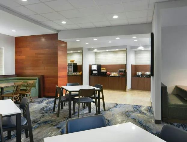 Fairfield Inn & Suites by Marriott Niagara Falls hotel detail image 4