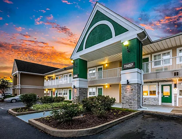 HomeTowne Studios By Red Roof Cincinnati - Sharonville hotel detail image 1