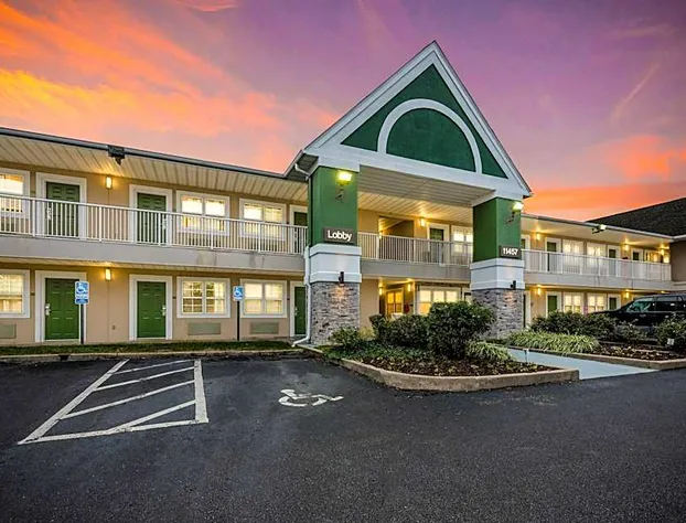 HomeTowne Studios By Red Roof Cincinnati - Sharonville hotel detail image 2