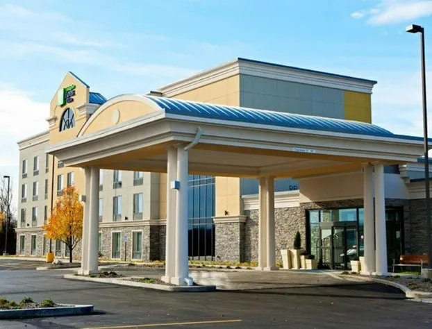 Holiday Inn Express Hotel & Suites Batavia - Darien Lake by IHG hotel detail image 1