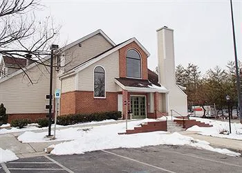 Quality Suites hotel hero