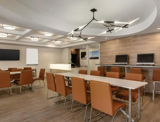 Days Inn by Wyndham Toronto West Mississauga hotel detail image 3