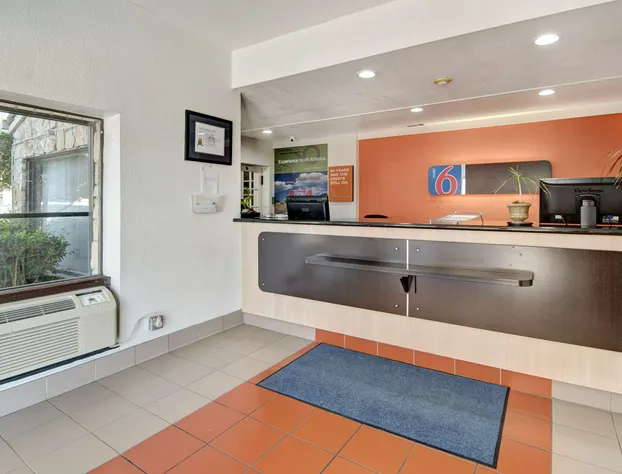 Motel 6 Dallas, TX - Forest Lane hotel detail image 2