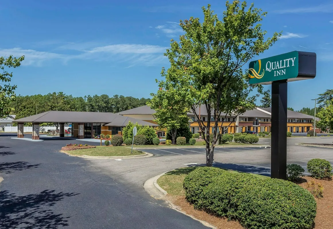 Quality Inn Pinehurst Area hotel hero