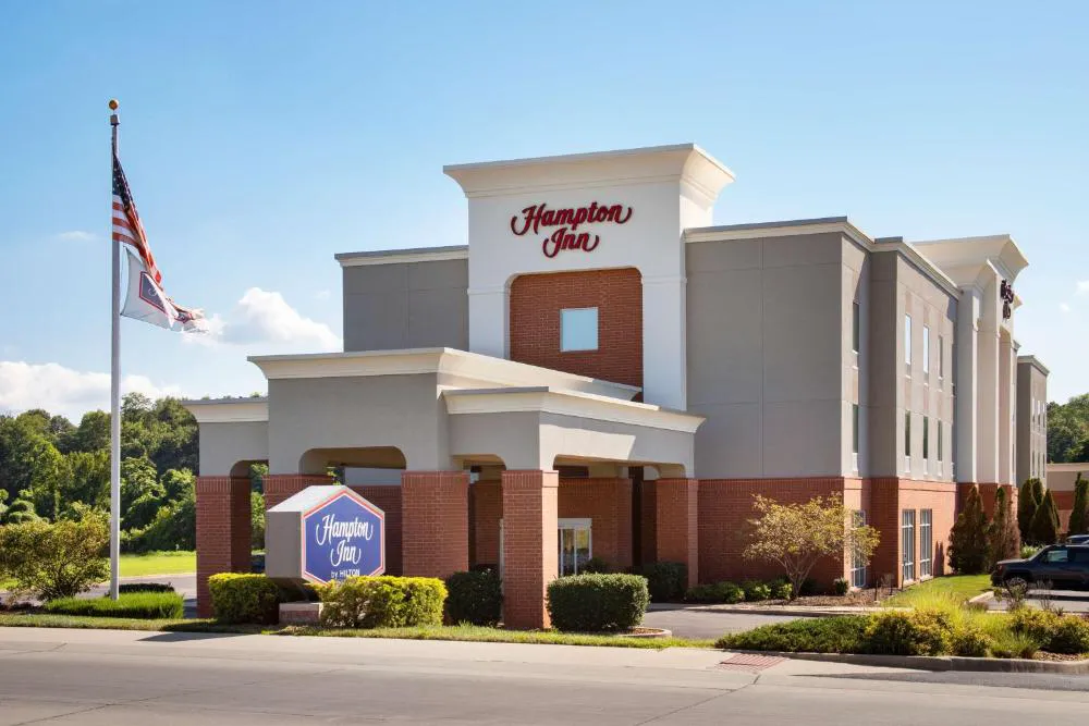 Hampton Inn St. Louis - Columbia hotel hero