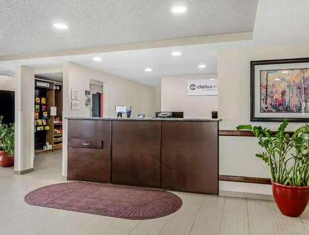 Clarion Pointe Staunton East hotel detail image 4