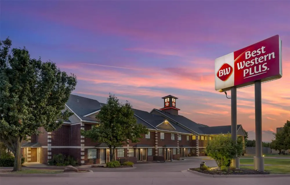 Best Western Plus Yukon hotel hero