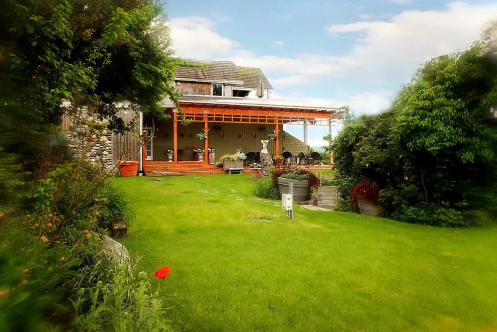 Camano Island Inn hotel hero