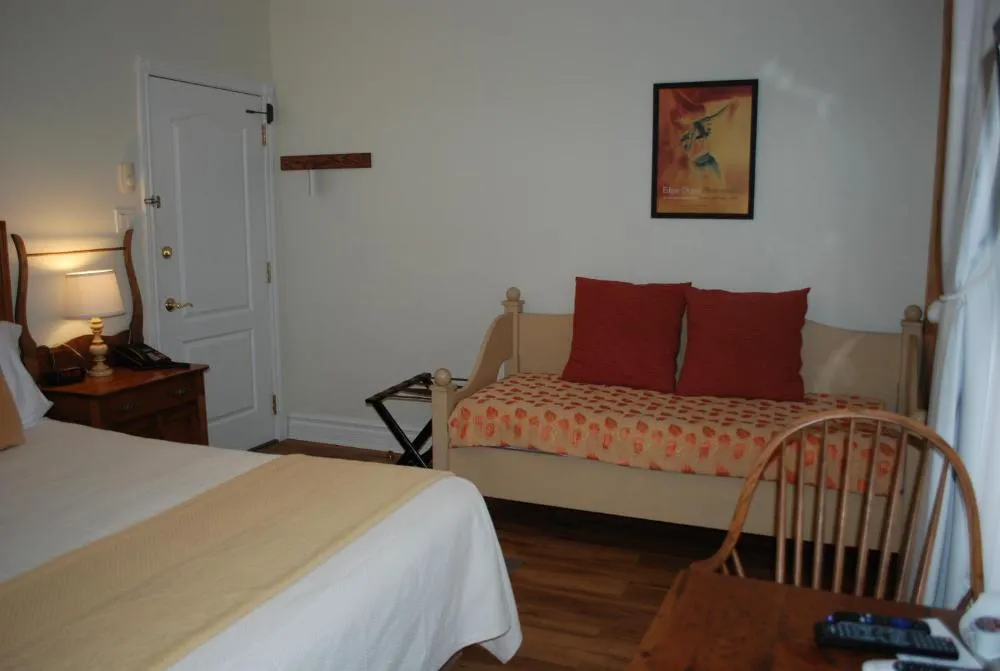 Auberge Knowlton hotel hero