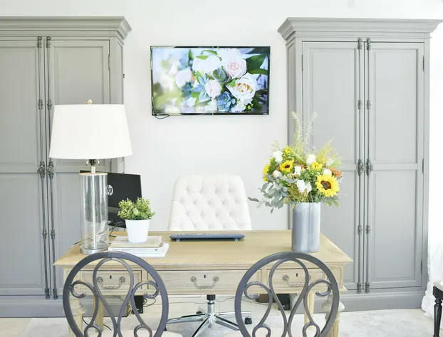 Hideaway Suites hotel detail image 1