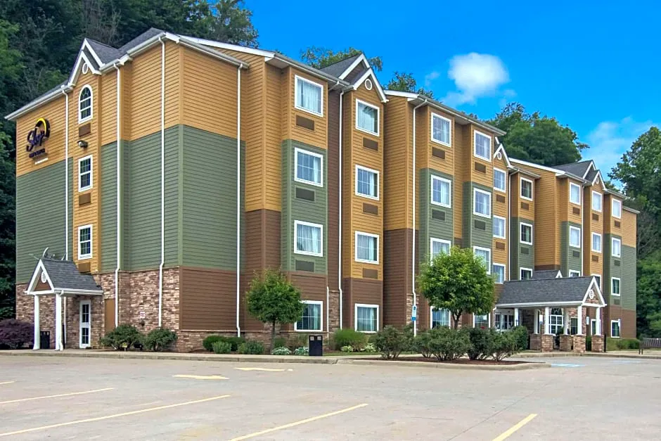 Sleep Inn & Suites Steubenville at the University hotel hero