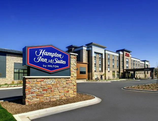 Hampton Inn & Suites Milwaukee West hotel detail image 2