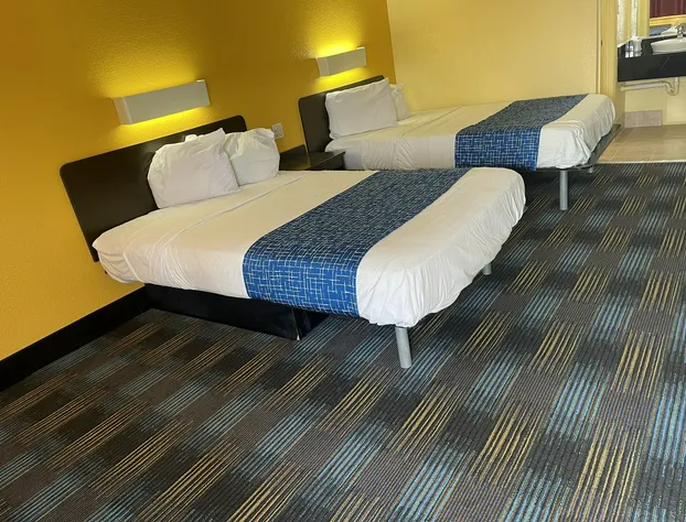 Travelodge by Wyndham Benton Harbor MI hotel detail image 4