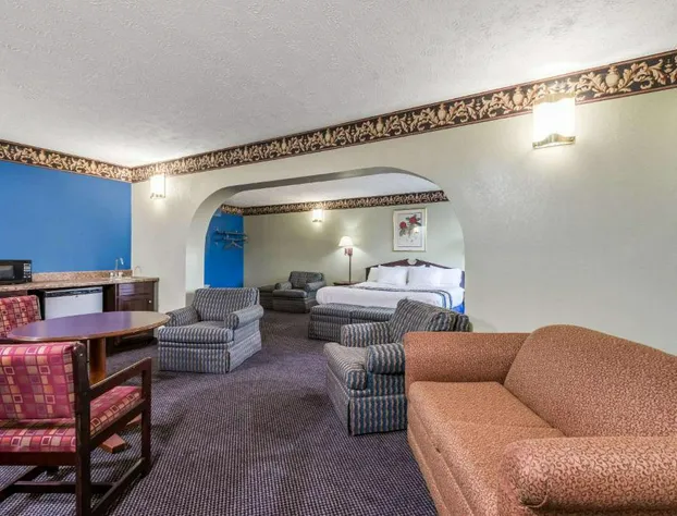 Days Inn & Suites by Wyndham Youngstown / Girard Ohio hotel detail image 3