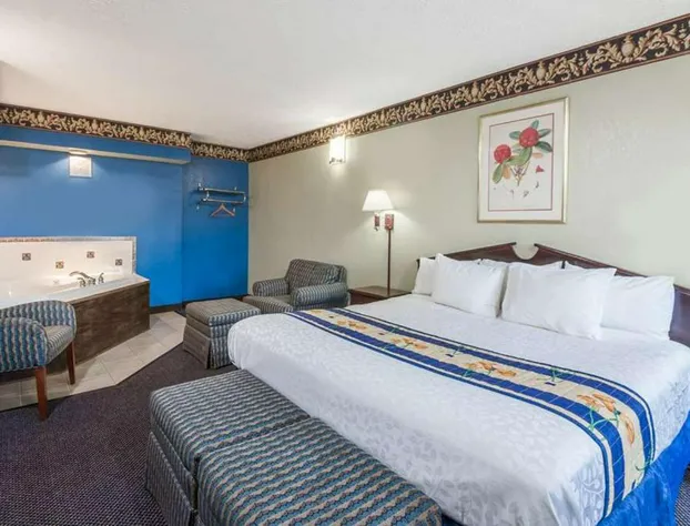 Days Inn & Suites by Wyndham Youngstown / Girard Ohio hotel detail image 4