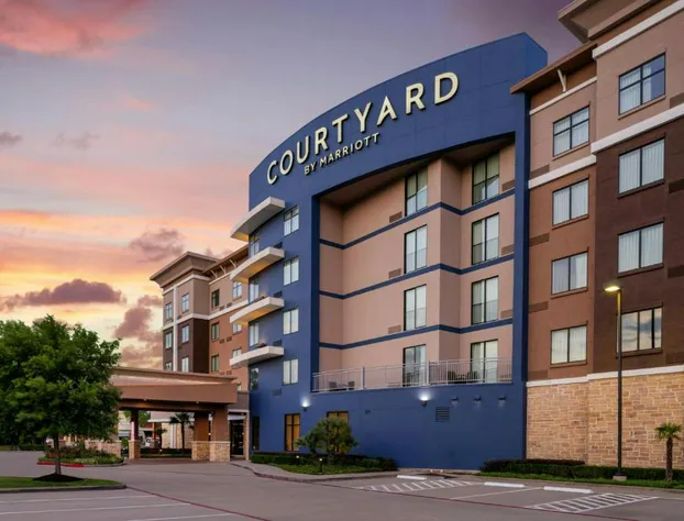 Courtyard Houston Kingwood hotel detail image 1