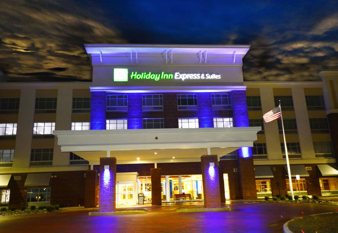Holiday Inn Express & Suites Toledo South - Perrysburg by IHG hotel hero