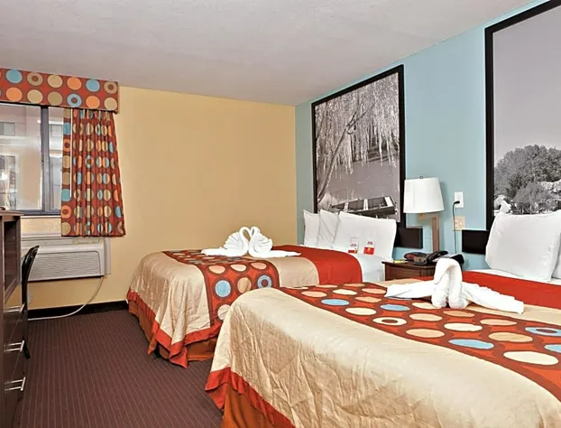 Super 8 by Wyndham Wichita Airport hotel detail image 4