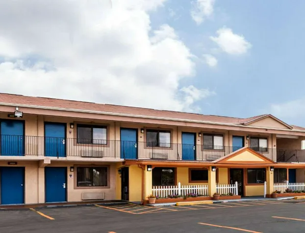 Red Carpet Inn hotel detail image 1
