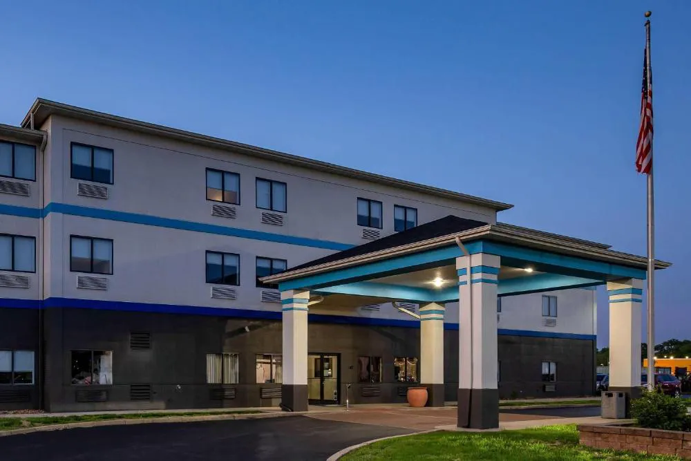 Days Inn by Wyndham Collinsville/St. Louis hotel hero