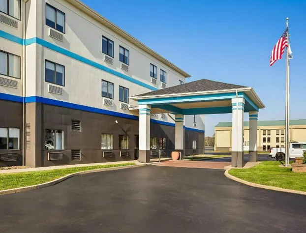 Days Inn by Wyndham Collinsville/St. Louis hotel detail image 1