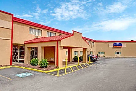 Howard Johnson by Wyndham Pikesville hotel detail image 2