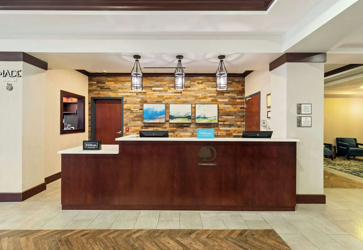 DoubleTree by Hilton Front Royal Blue Ridge Shadows hotel hero