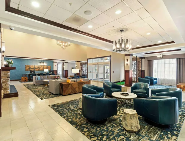 DoubleTree by Hilton Front Royal Blue Ridge Shadows hotel detail image 1