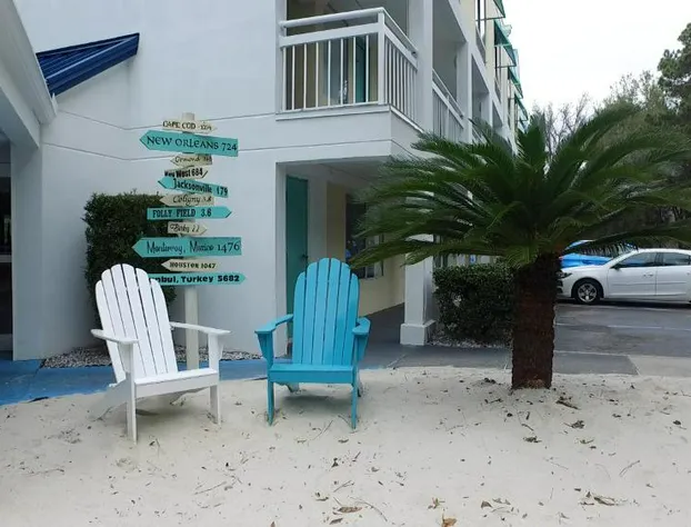 Hotel Carolina hotel detail image 2