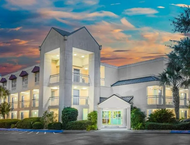 Hotel Carolina hotel detail image 3