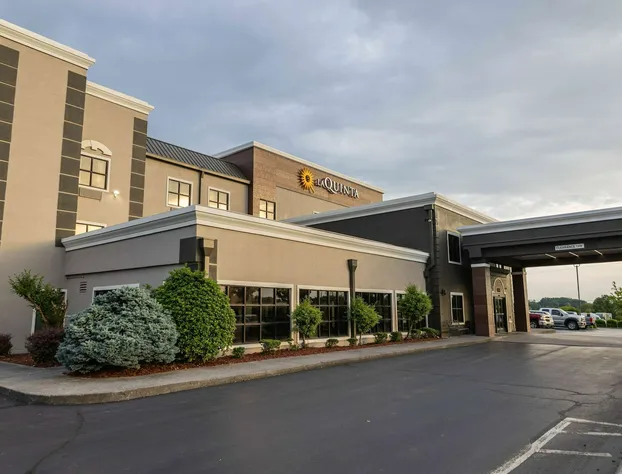 La Quinta Inn & Suites by Wyndham Knoxville East hotel detail image 1