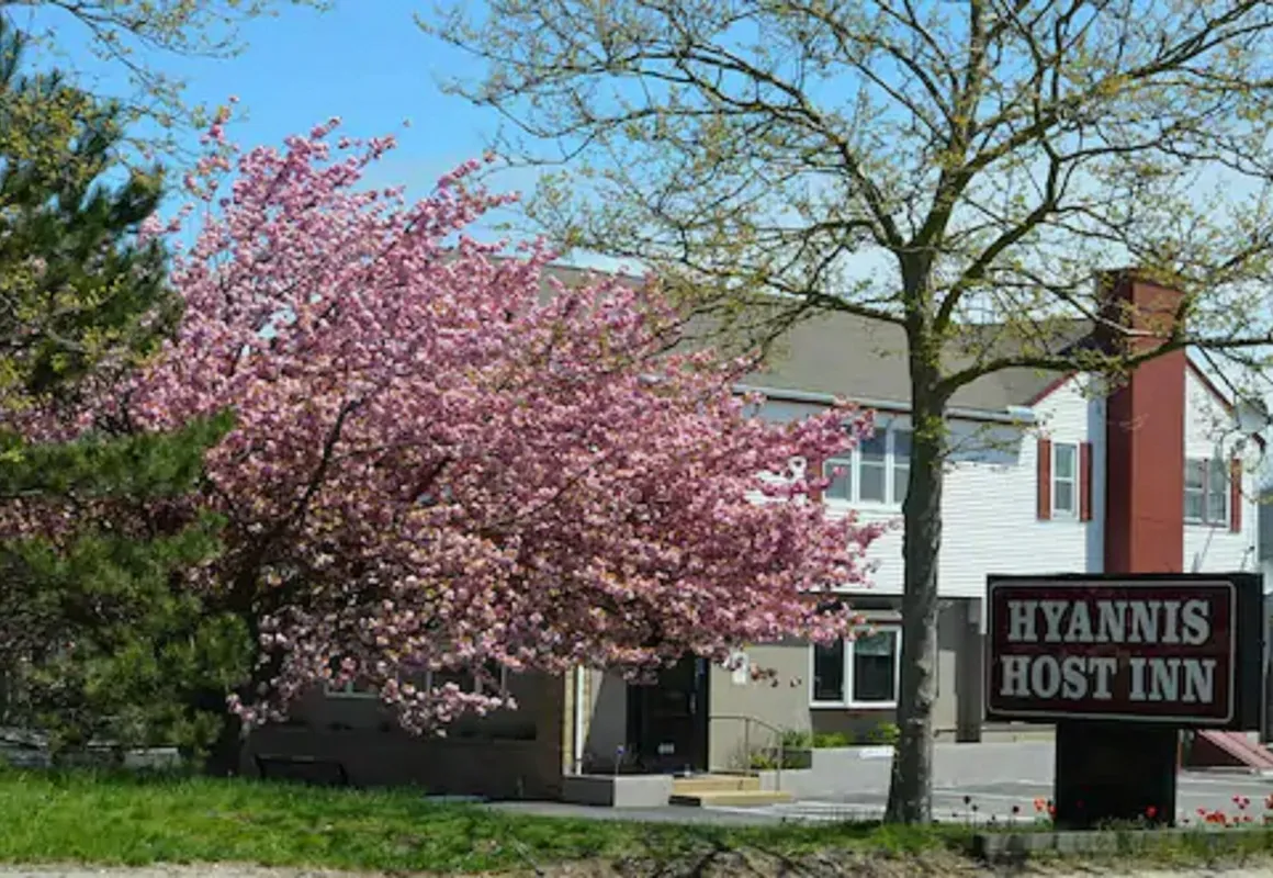 Hyannis Host Inn hotel hero