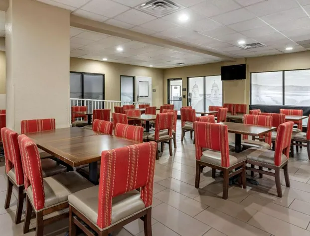 Comfort Inn Paducah I-24 hotel detail image 4