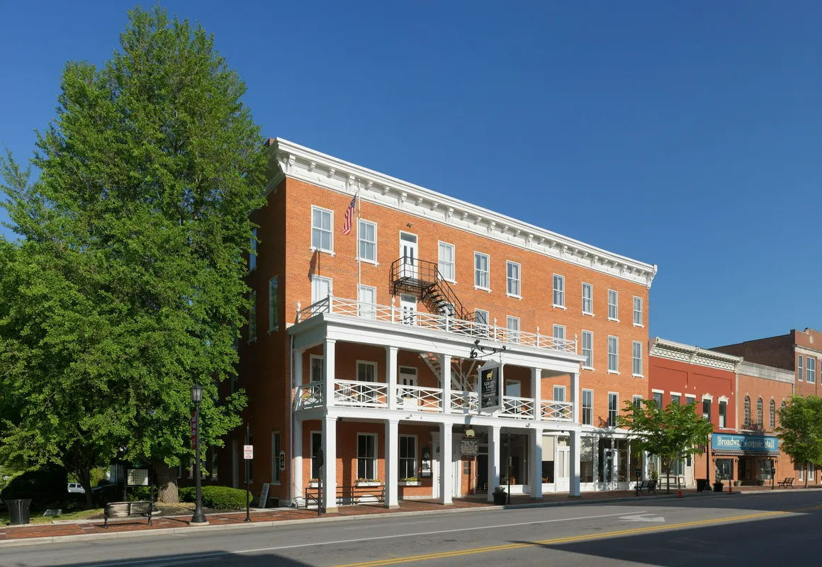 The Golden Lamb hotel hero