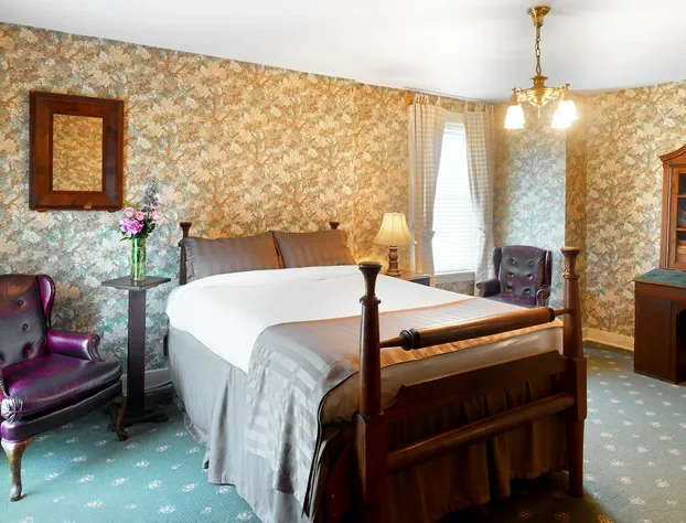 The Golden Lamb hotel detail image 4