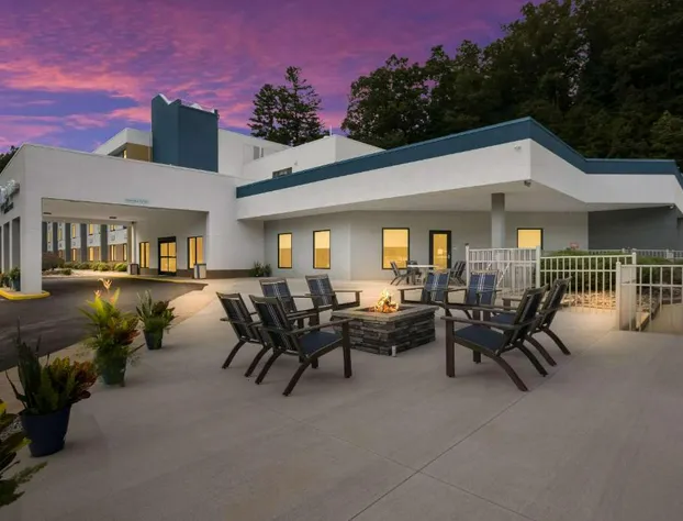 Clarion Pointe Sylva near Cherokee Area hotel detail image 4