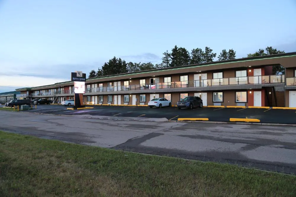 Royal Lodge hotel hero