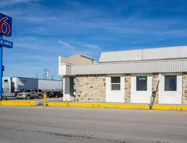 Hotel 465 by Regency Inn & Suites hotel detail image 1