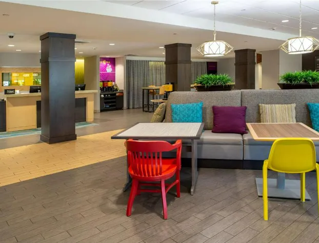 Home2 Suites by Hilton St. Louis/Forest Park hotel detail image 1