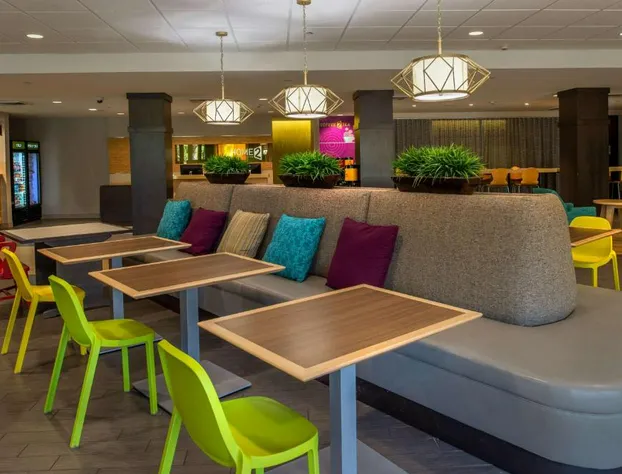 Home2 Suites by Hilton St. Louis/Forest Park hotel detail image 2