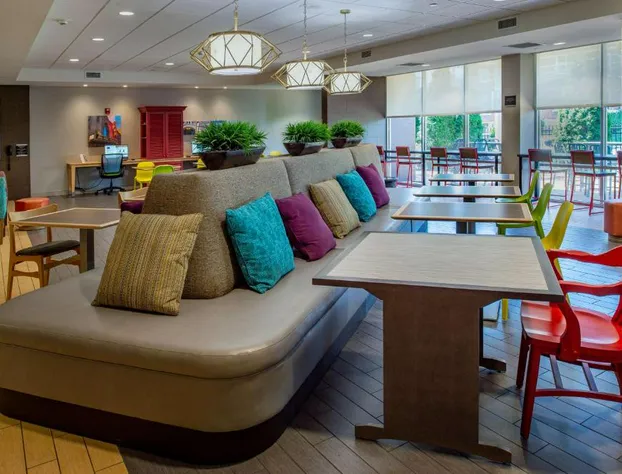 Home2 Suites by Hilton St. Louis/Forest Park hotel detail image 3