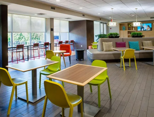 Home2 Suites by Hilton St. Louis/Forest Park hotel detail image 4