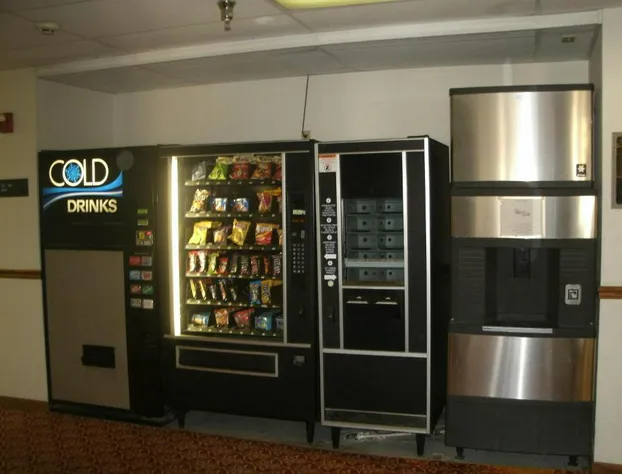 Super 8 by Wyndham Platte City Kansas City Area Airport hotel detail image 3